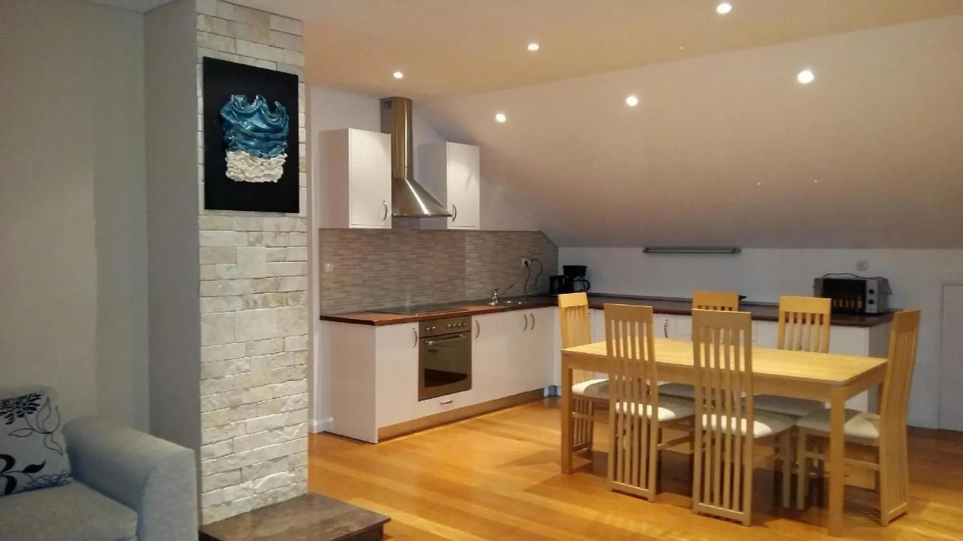 Penthouse Mit Balkon Fuer Fuenf Personen Apartment Bibinje