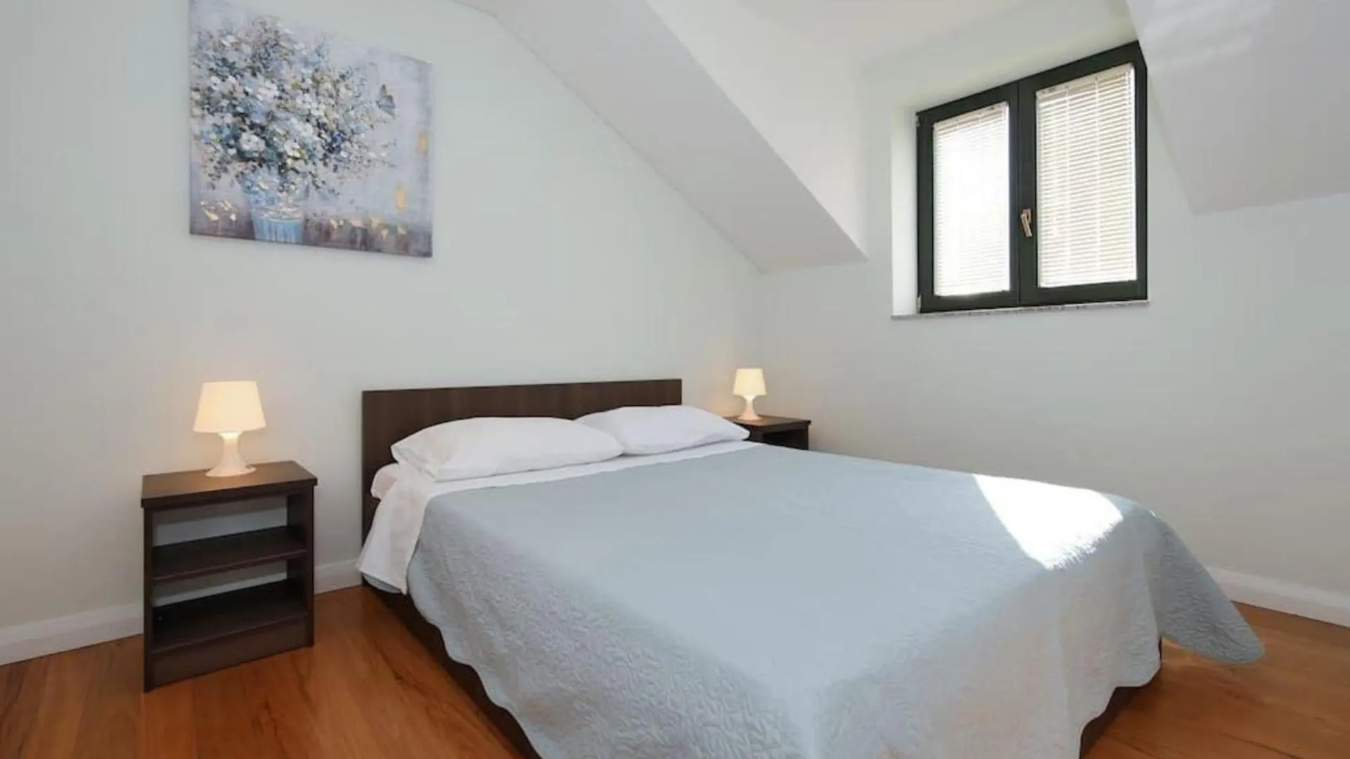 Penthouse Mit Balkon Fuer Fuenf Personen Apartment Bibinje Croatia
