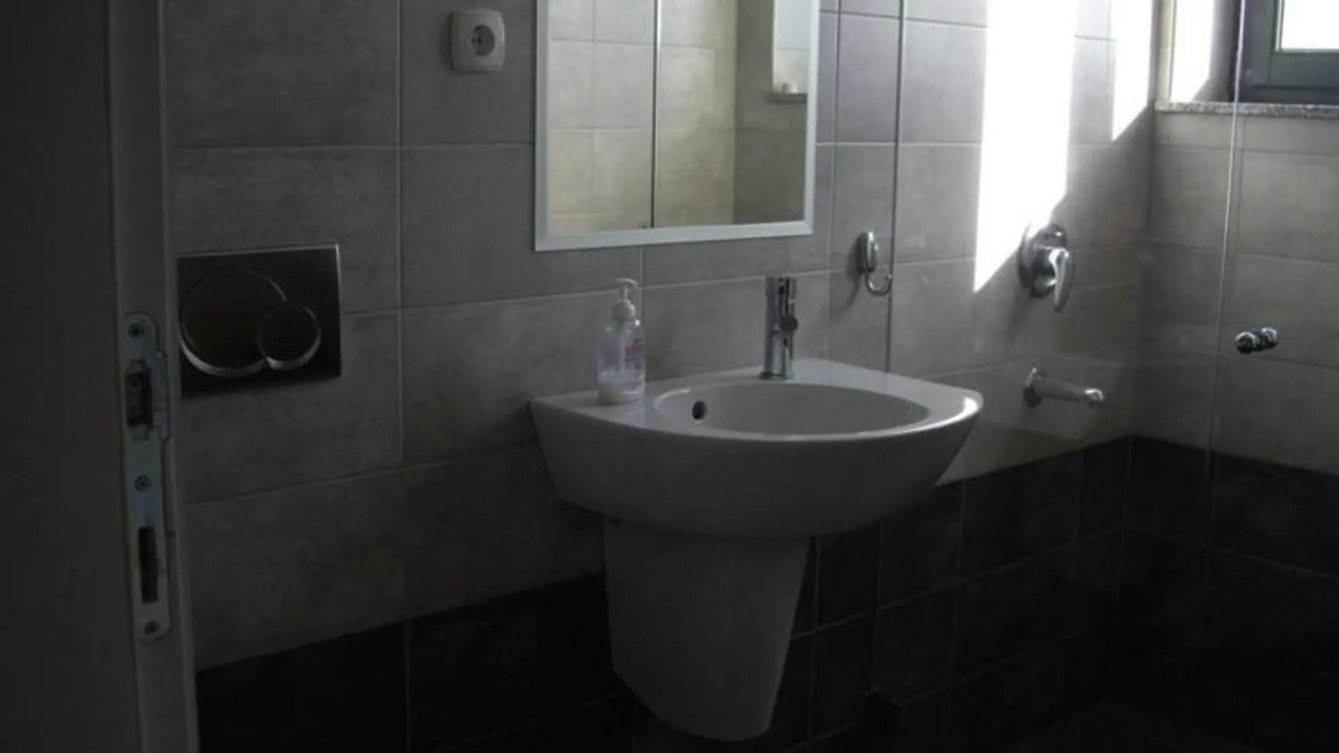 Penthouse Mit Balkon Fuer Fuenf Personen Apartment Bibinje 0*,