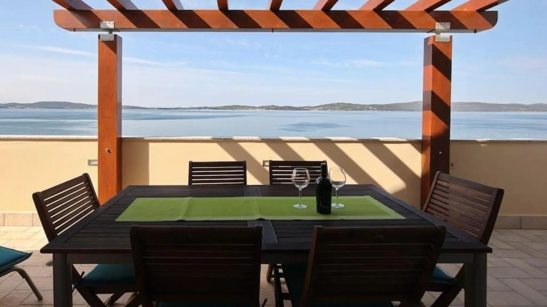 Penthouse Mit Balkon Fuer Fuenf Personen Apartment Bibinje 0*,